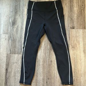 Fabletics black and white leggings